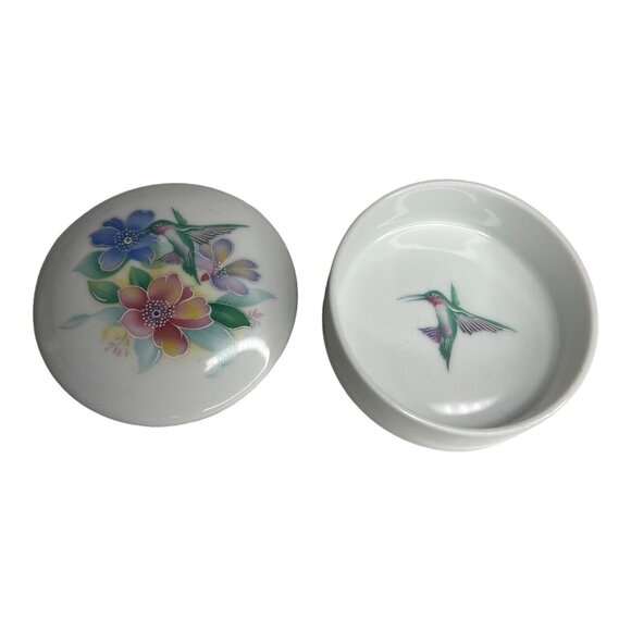Hummingbird Floral Lidded Trinket Box Maine Porcelain‎ S Designs Round 3.5” Flaw - Picture 3 of 5